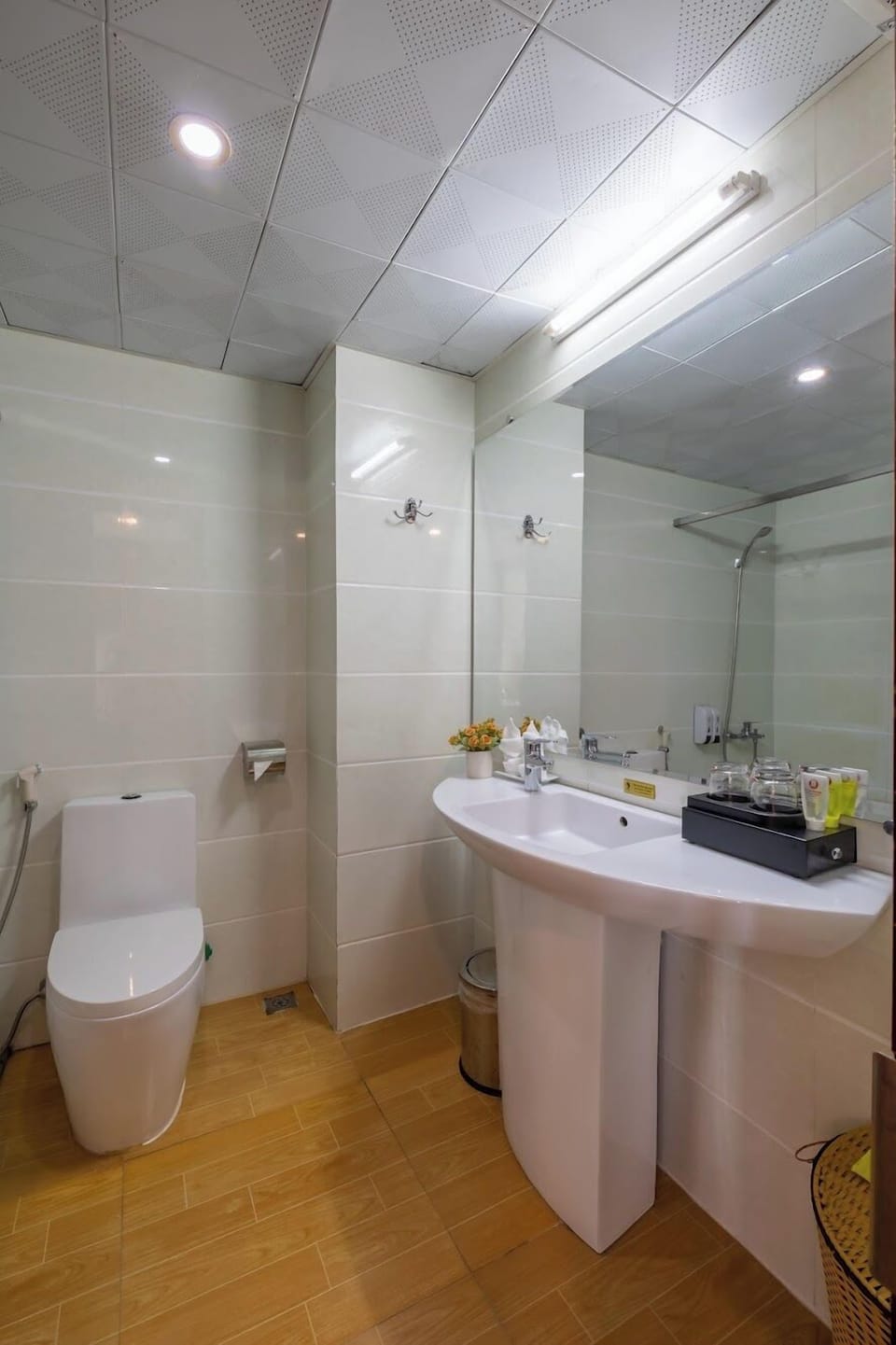 Deluxe Double Room, City View | Desk, laptop workspace, free WiFi