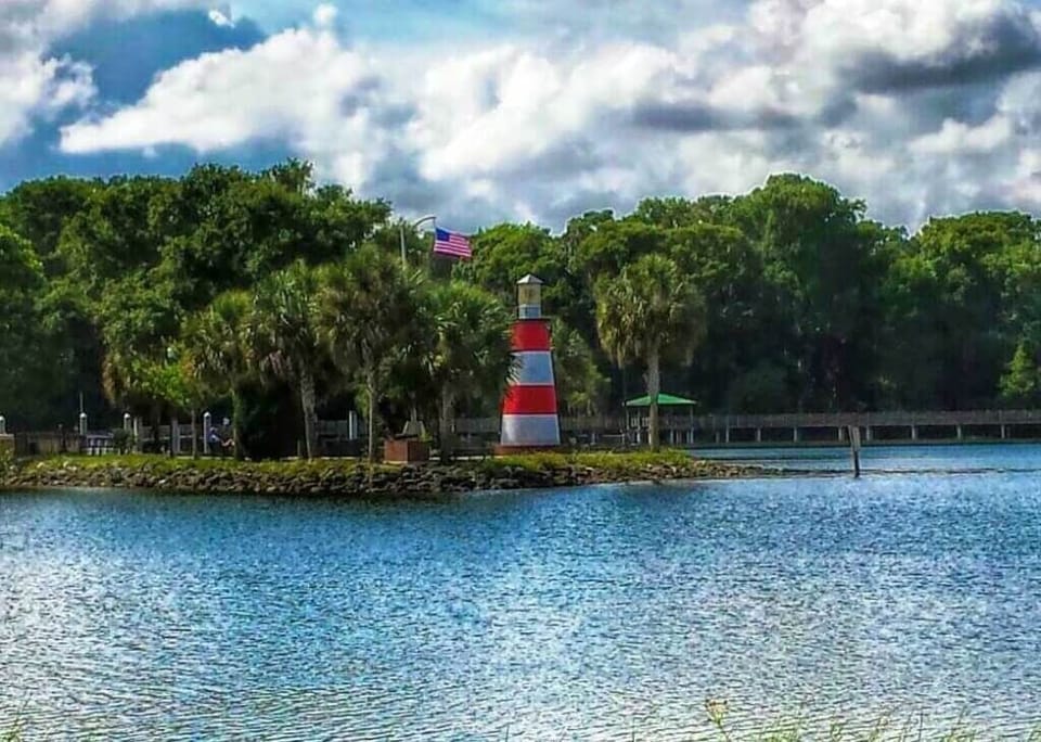 The lighthouse at Grantham point over looking Lake Dora.