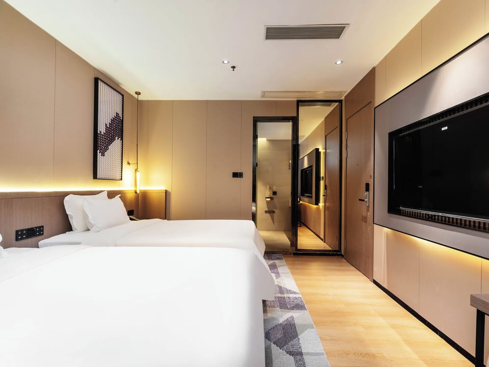 Superior Twin Room, No Windows | Hypo-allergenic bedding, down comforters, pillowtop beds