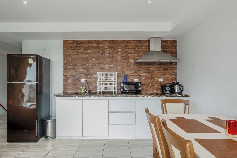Apartment, Balcony | Private kitchen