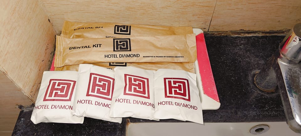 Family Suite | Bathroom | Shower, eco-friendly toiletries, towels, soap