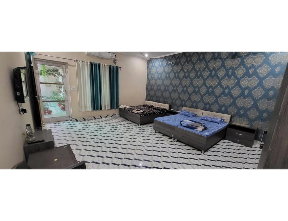 Deluxe Room | Free WiFi, bed sheets