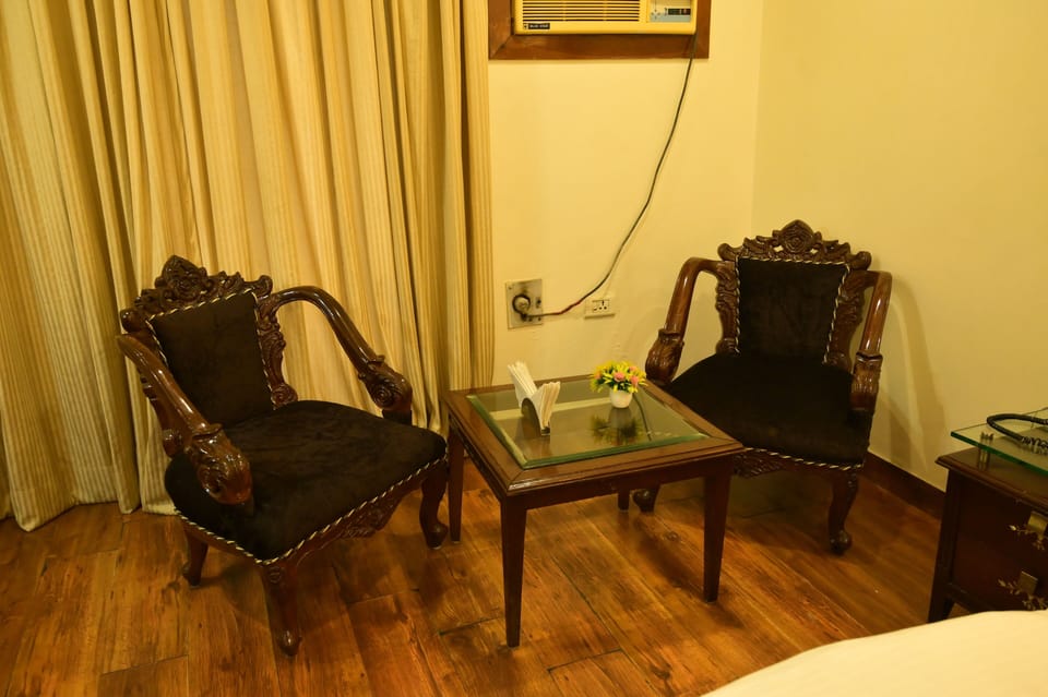 Superior Double Room, Garden View | Desk, laptop workspace, soundproofing, iron/ironing board