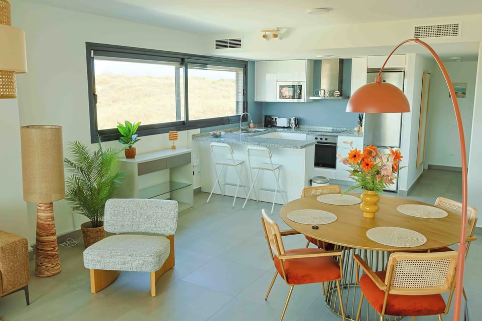 Apartment, 2 Bedrooms, Balcony, Garden View | Dining room