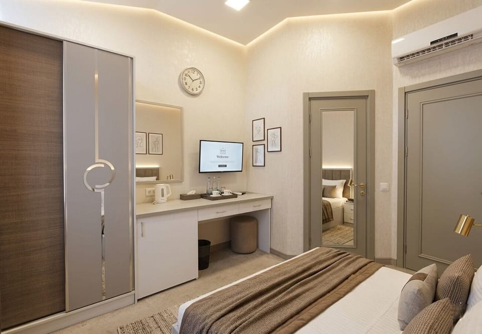 Comfort Double or Twin Room, City View | Premium bedding, down comforters, pillowtop beds, minibar