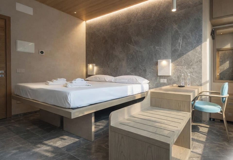 Double Room | WiFi (free), bed sheets