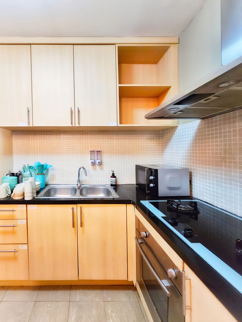 Apartment, 2 Bedrooms, City View | Private kitchen | Fridge, microwave, stovetop, cookware/dishes/utensils