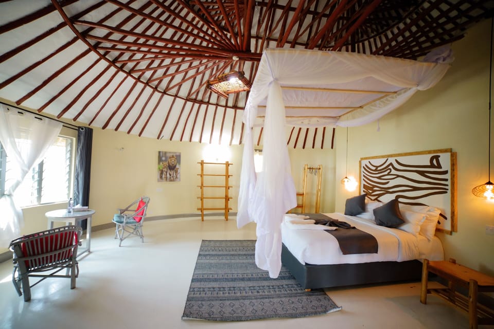 Luxury Double Room, Lake View | In-room safe, iron/ironing board, free WiFi
