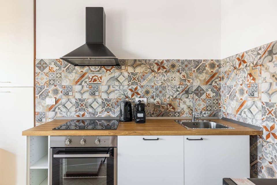 Apartment, 1 Double Bed with Sofa bed, City View | Private kitchen | Fridge, microwave, oven, stovetop