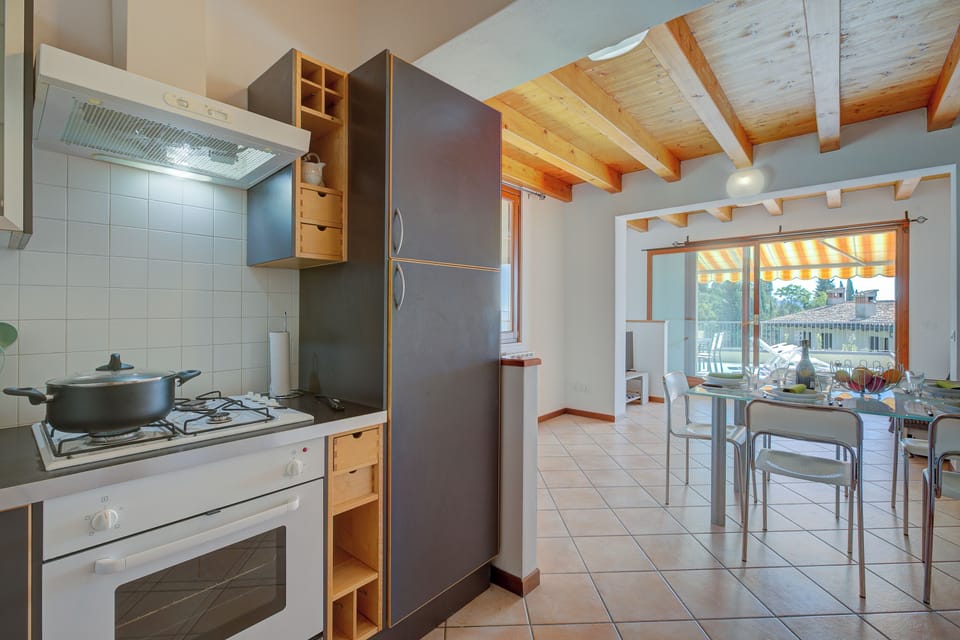 Standard Apartment, 2 Bedrooms, Microwave, Mountainside (Eden House - Terrace & View Lake) | Private kitchen
