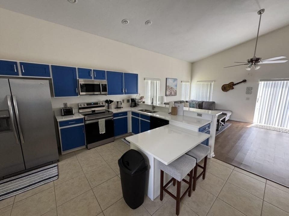 House, 5 Bedrooms | Private kitchen