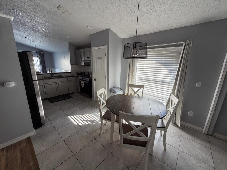 House, 3 Bedrooms | Dining