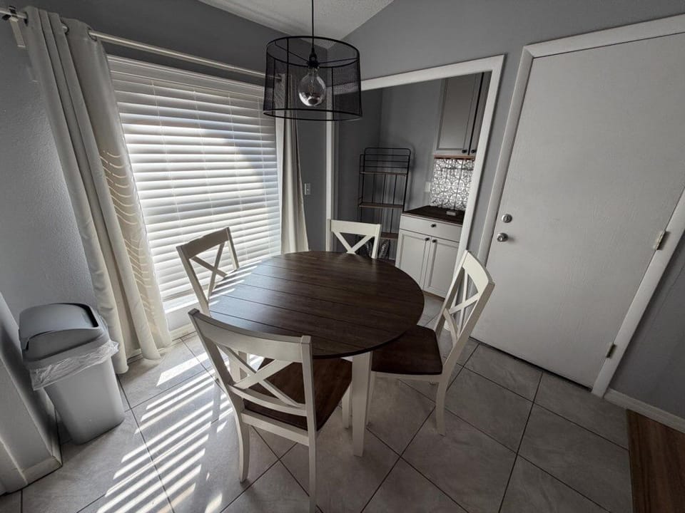 House, 3 Bedrooms | Dining