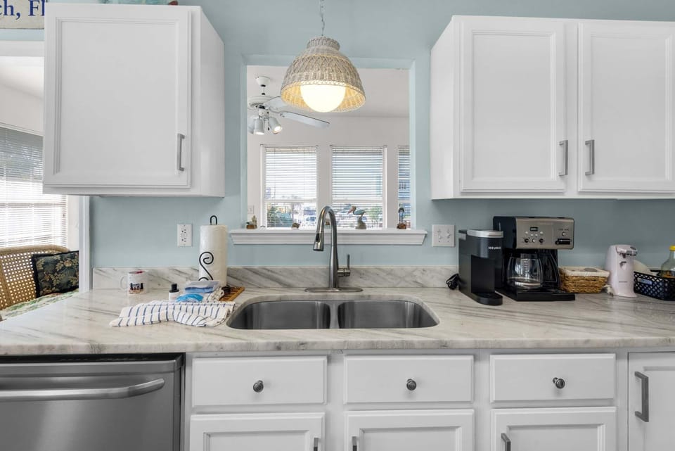 House, Multiple Beds (Leaning Palms) | Private kitchen | Oven, toaster, spices, reusable coffee/tea filters
