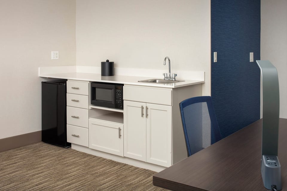 Suite, 1 Bedroom | Premium bedding, in-room safe, desk, iron/ironing board