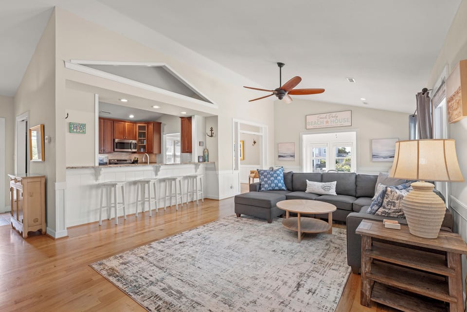 DU614: Sounds Ducky | Top Level Living Area
