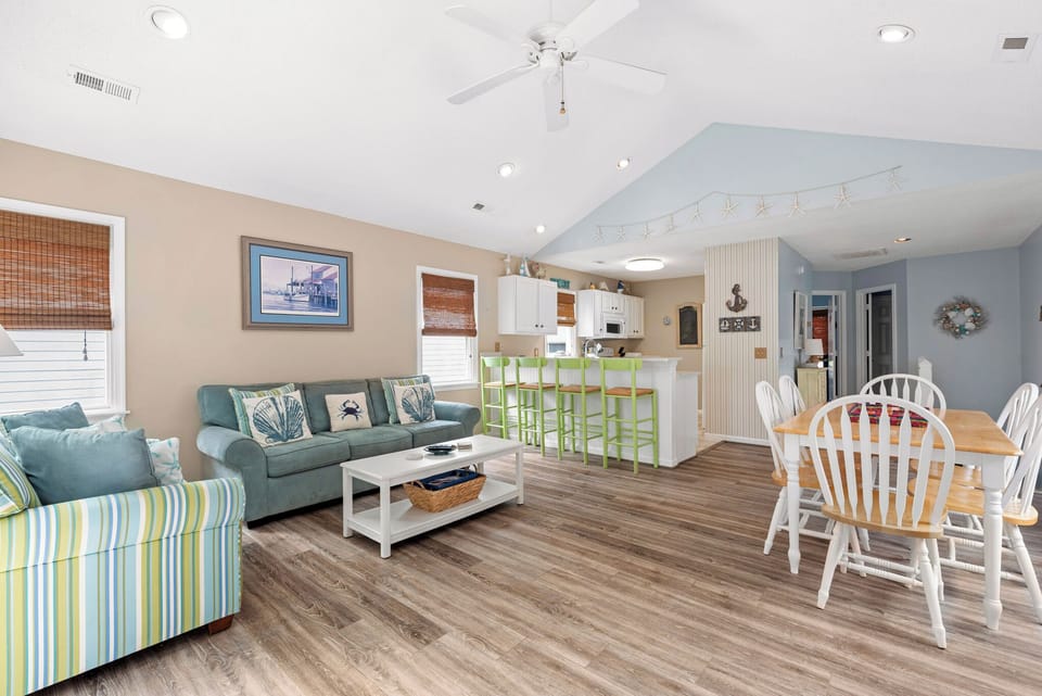 CL11M: Sandy Paws | Top Level Living Area
