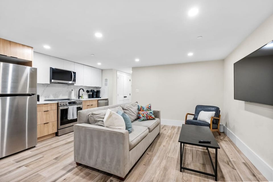 Unit B - Second living room and fully equipped kitchen