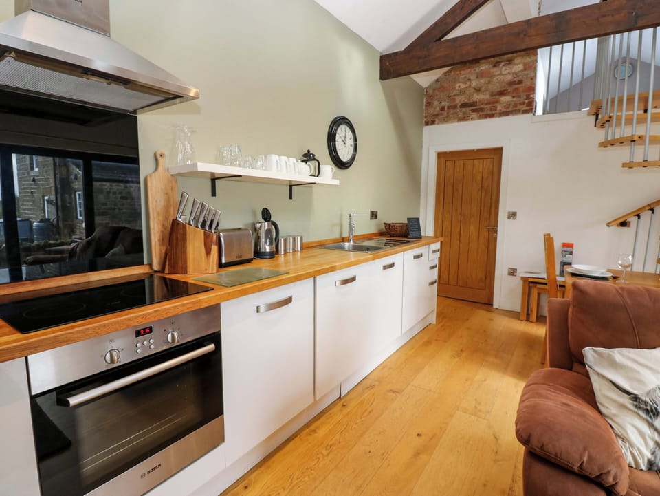 Dishwasher, cookware/dishes/utensils