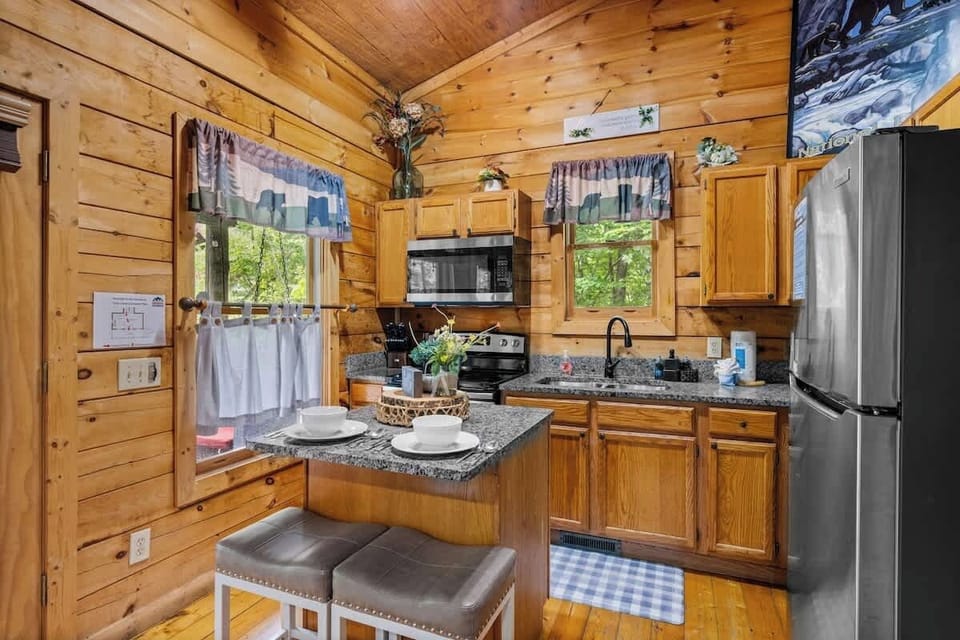 Enjoy a bright, perfectly equipped kitchen for all your in-cabin cooking.