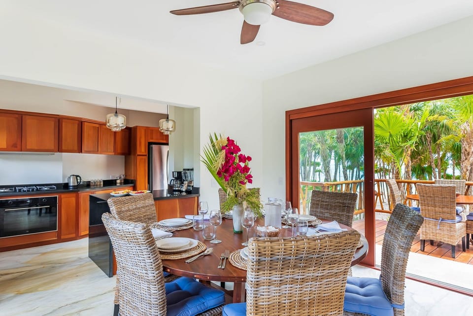 Luxury Villa | Dining
