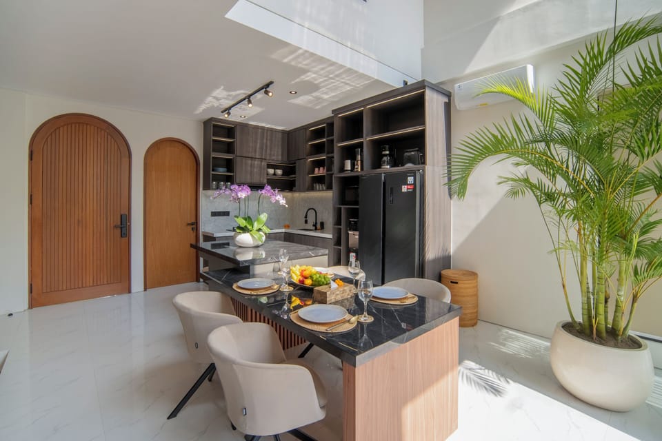Fridge, microwave, oven, cookware/dishes/utensils