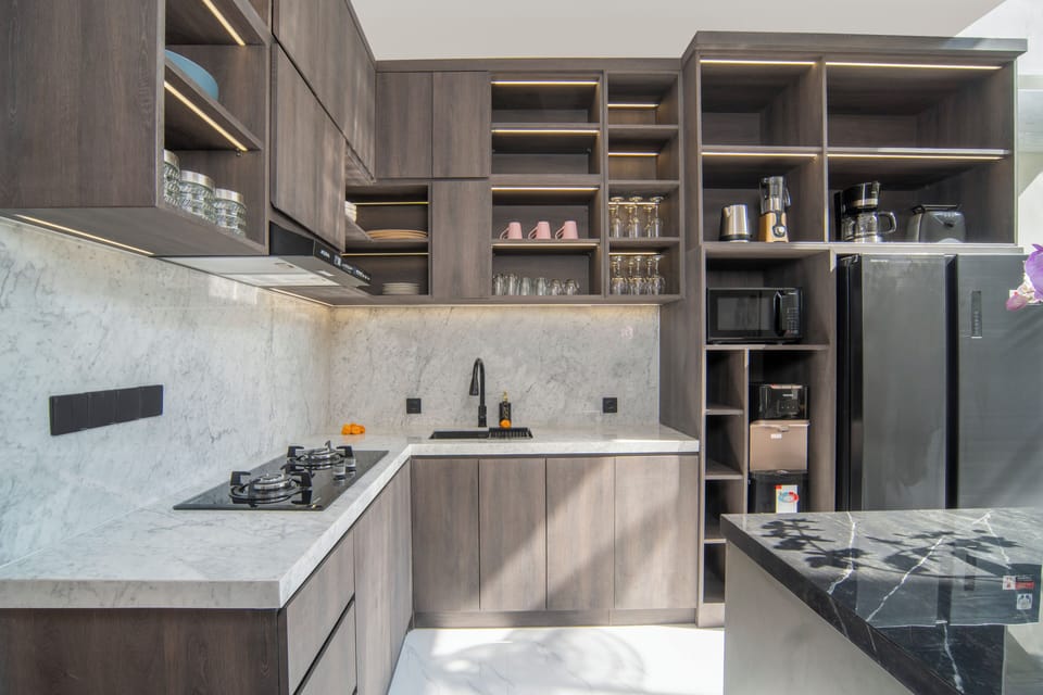Fridge, microwave, oven, cookware/dishes/utensils