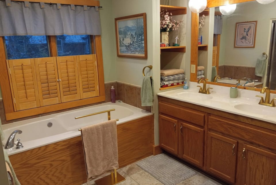 Primary Suite Bathroom