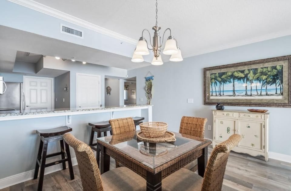 Condo, Multiple Beds (Emerald Beach 1631) | Dining