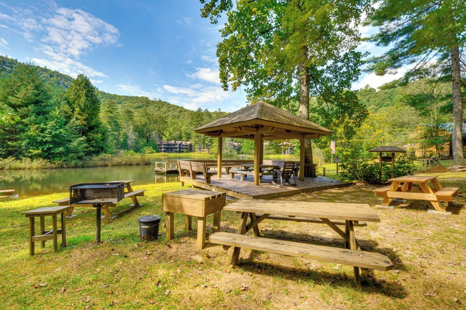 The Woods/Riverchase | Community Amenities w/ Fee | Lake Access | Picnic Area