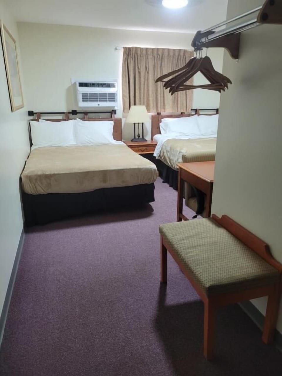 Blackout drapes, free WiFi, bed sheets