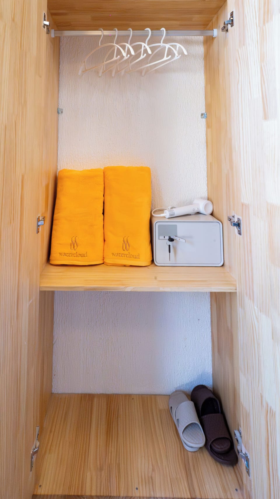 Minibar, in-room safe, desk, laptop workspace