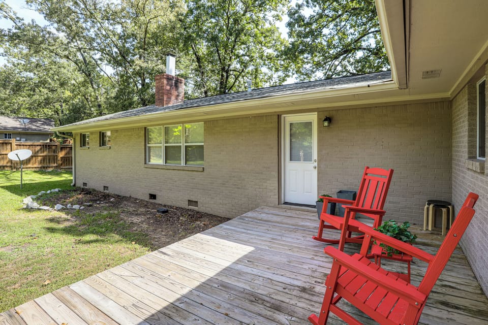 Porch | 0.9 Mi to Vaught Hemingway Stadium
