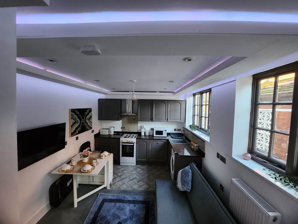 Charming Tudor White House Cottage  Room  Apartment  Kitchen Living Room Old Trafford  Manchester 