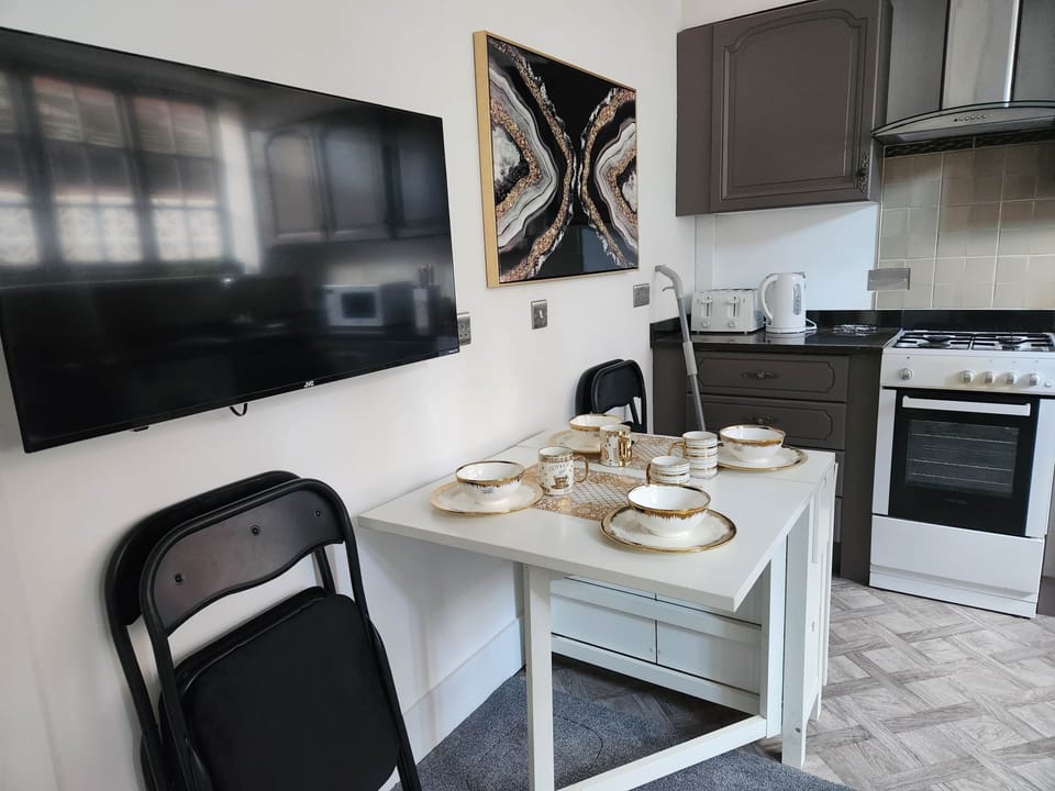 Charming Tudor White House Cottage  Room  Apartment  Kitchen Living Room Old Trafford  Manchester 