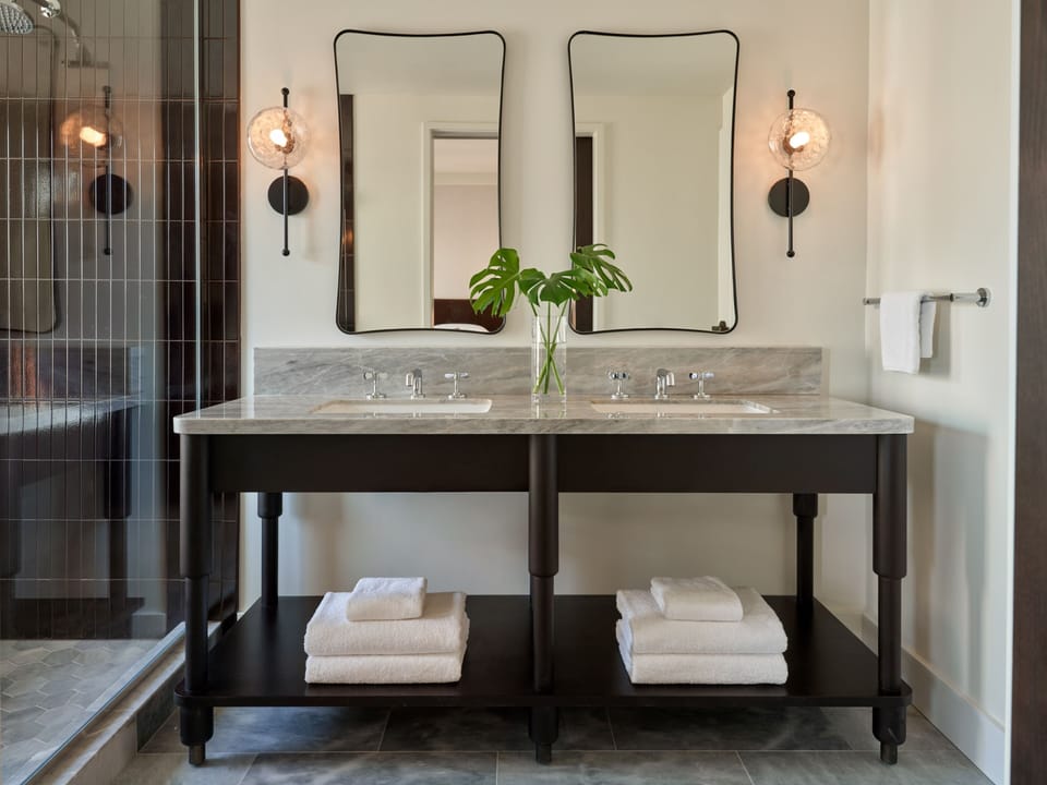 Suite, 1 Bedroom, Bay View | Bathroom | Designer toiletries, hair dryer, bathrobes, slippers