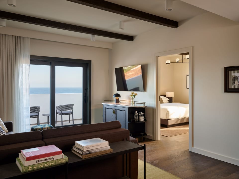 Premium bedding, pillowtop beds, minibar, in-room safe