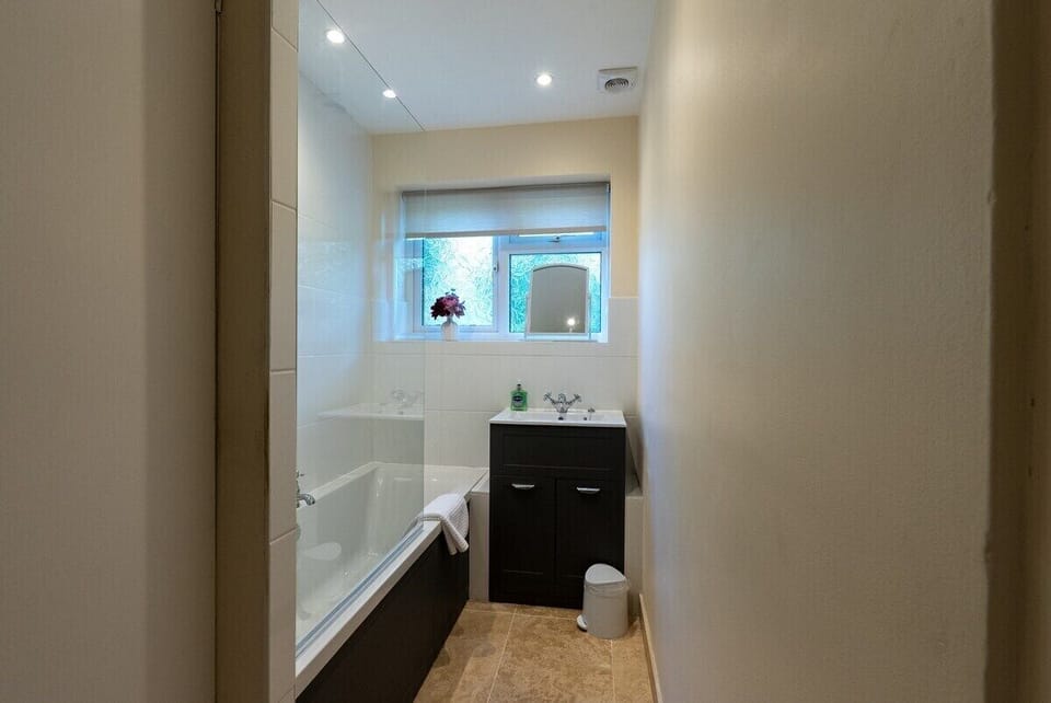 Bath and shower room