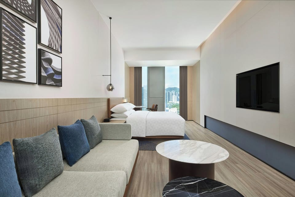 In-room safe, laptop workspace, blackout drapes, iron/ironing board