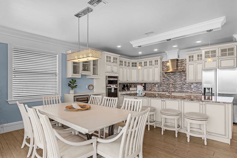 House, 5 Bedrooms | Dining