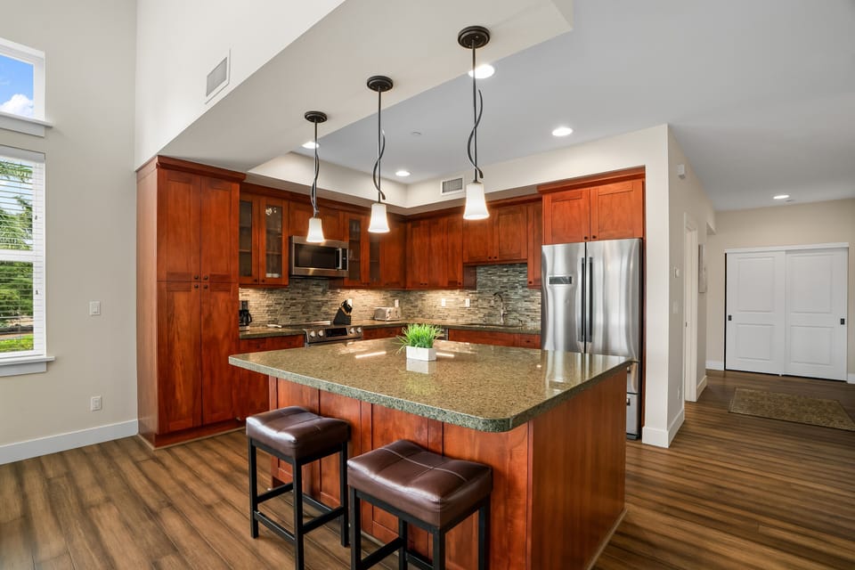 Condo, 3 Bedrooms | Private kitchen | Fridge, oven, coffee/tea maker, toaster