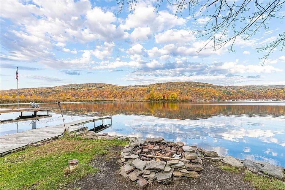 Sunnyside Lakehouse in November