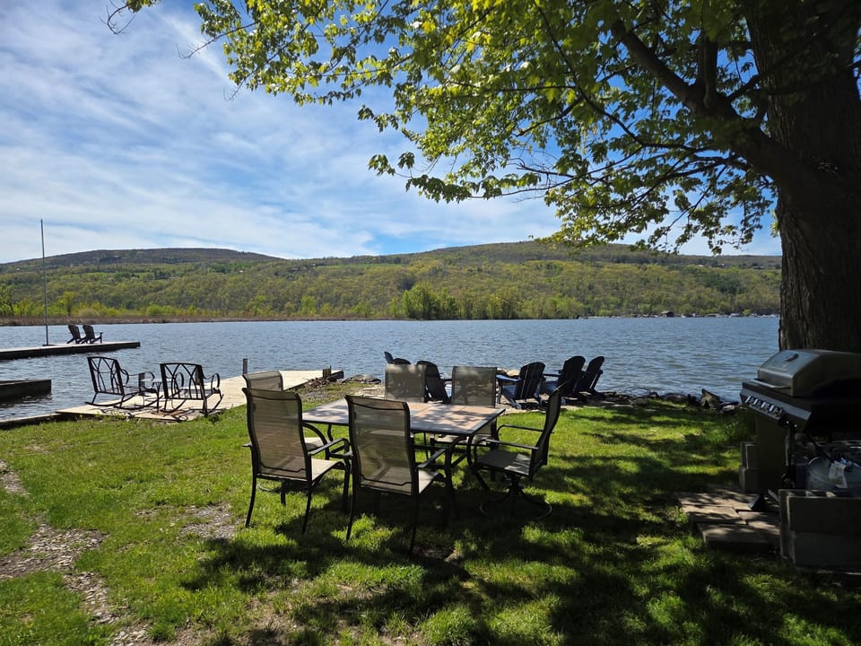 Beautiful mountain views from the back yard. 