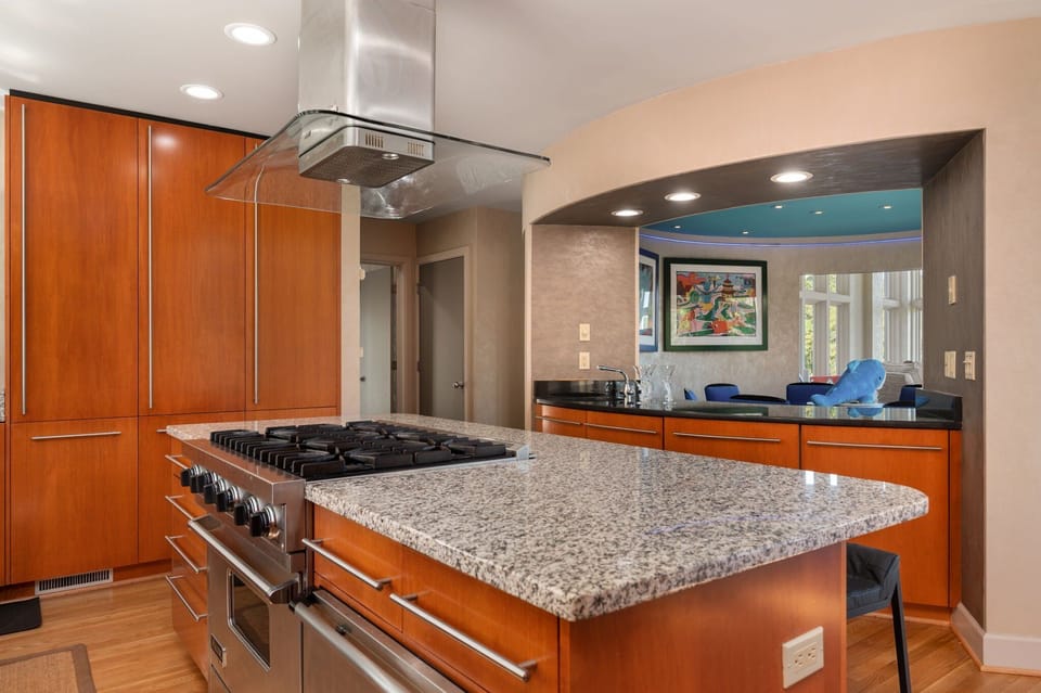 CC56: Anchor Away | ML Kitchen - Island Seating for 4
