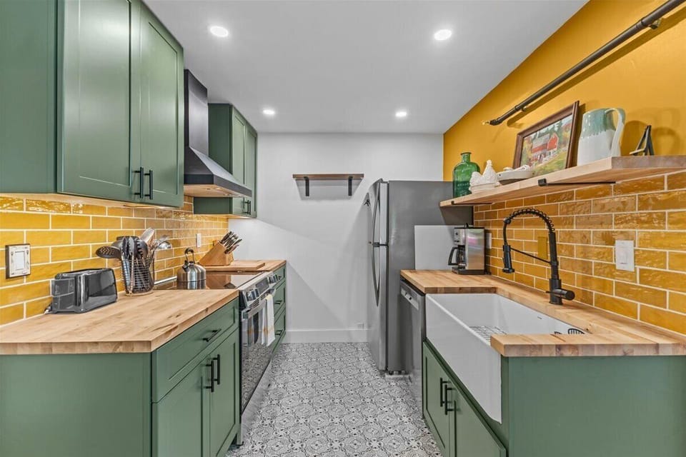 Stylish & Unique 2BR Stowe Condo: Newly Renovated! (6089)