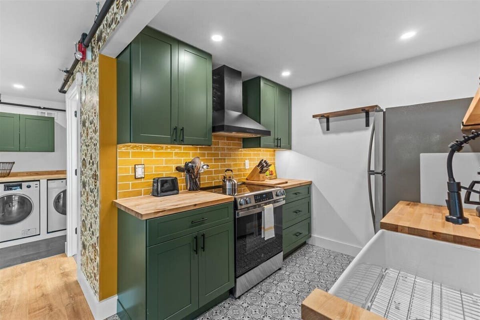Stylish & Unique 2BR Stowe Condo: Newly Renovated! (6090)