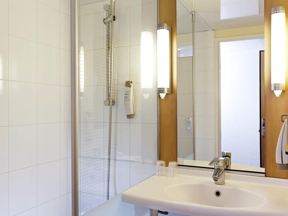 In-room safe, desk, soundproofing, iron/ironing board