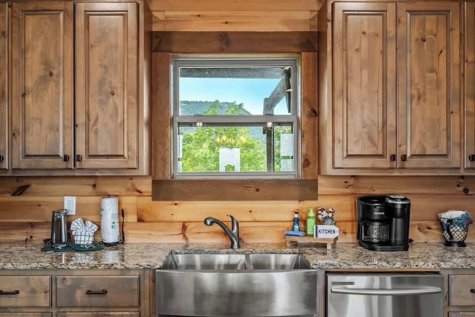 Kitchen Oasis: Enjoy scenic views and modern amenities in this charming Sevierville culinary space!