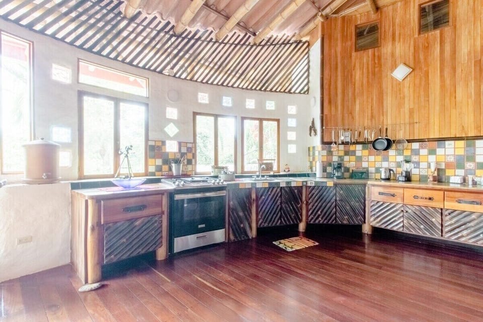 spacious and fully equipped kitchen
