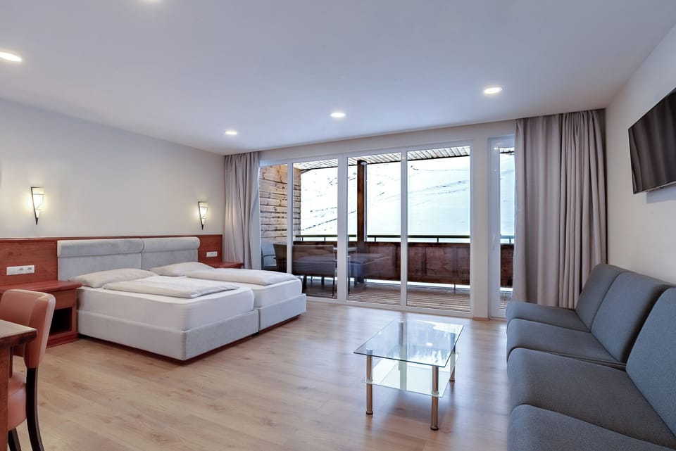 Comfort Double Room, 1 Bedroom, Balcony, Hill View | In-room safe, desk, laptop workspace, free cribs/infant beds